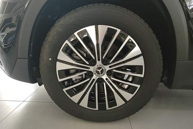 Used Mercedes-Benz EQB 2025 EQB 260 Left Front Wheel Hub