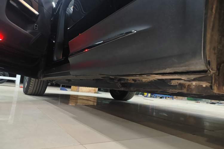 Used Mercedes-Benz EQB 2025 EQB 260 Left Side Sill