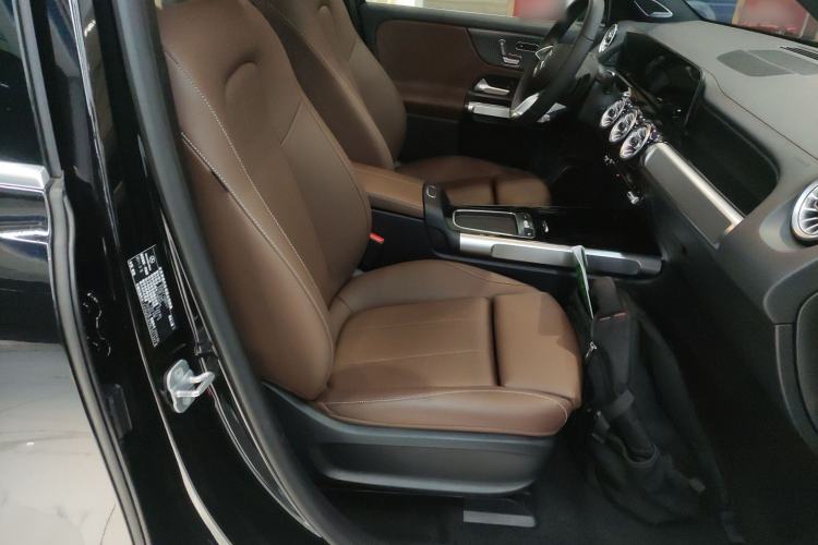 Used Mercedes-Benz EQB 2025 EQB 260 Right Front Seat