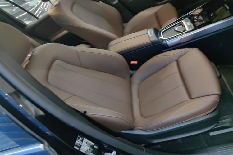 Used Mercedes-Benz EQB 2025 EQB 260 Right Front Seat
