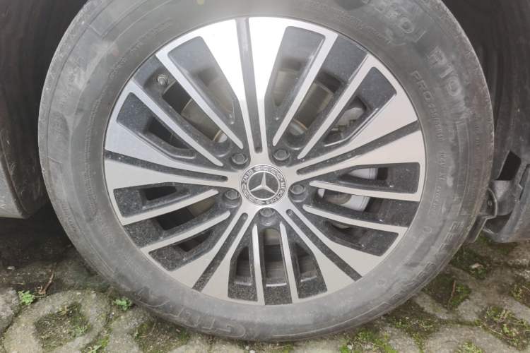 Used Mercedes-Benz EQB 2025 EQB 260 Right Front Wheel Hub