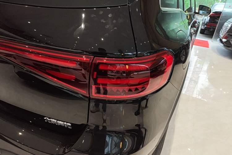 Used Mercedes-Benz EQB 2025 EQB 260 Right Rear Taillight