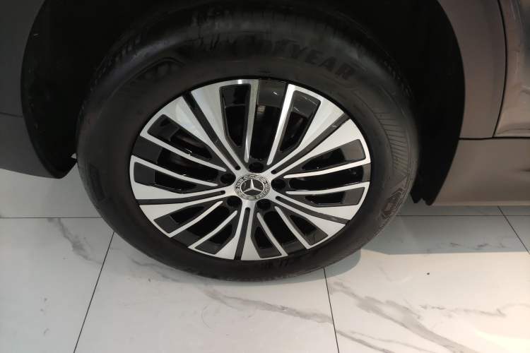 Used Mercedes-Benz EQB 2025 EQB 260 Right Rear Wheel Hub