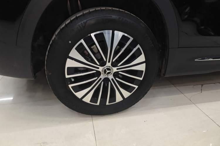 Used Mercedes-Benz EQB 2025 EQB 260 Right Rear Wheel Hub