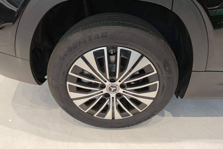 Used Mercedes-Benz EQB 2025 EQB 260 Right Rear Wheel Hub