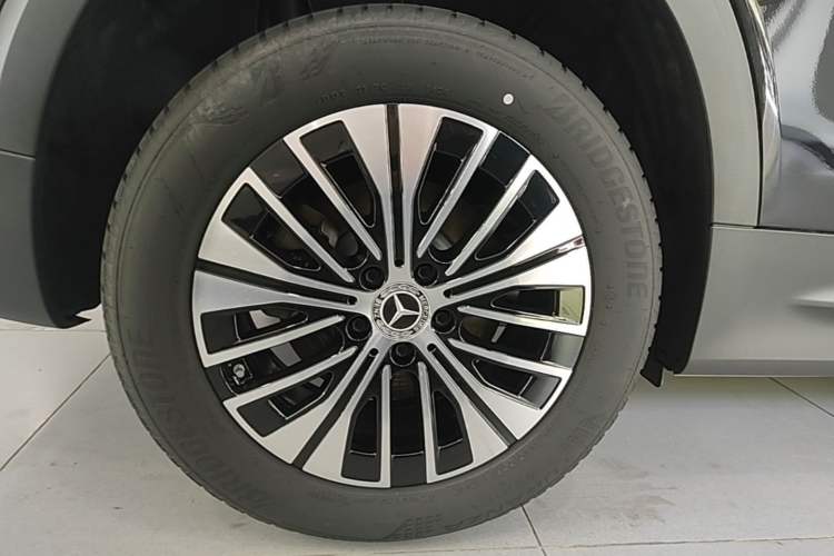 Used Mercedes-Benz EQB 2025 EQB 260 Right Rear Wheel Hub