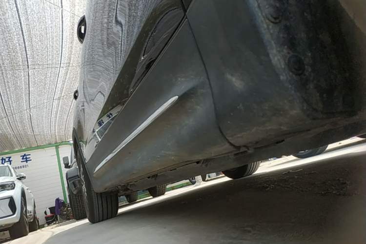 Used Mercedes-Benz EQB 2025 EQB 260 Right Side Sill