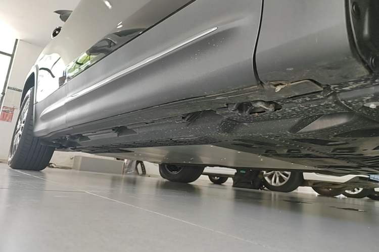 Used Mercedes-Benz EQB 2025 EQB 260 Right Side Sill