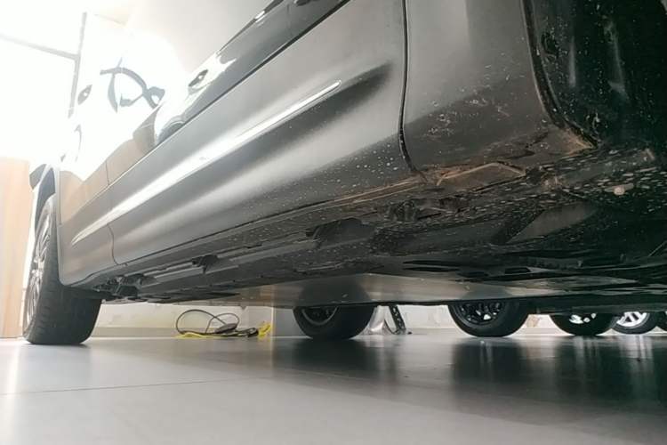 Used Mercedes-Benz EQB 2025 EQB 260 Right Side Sill