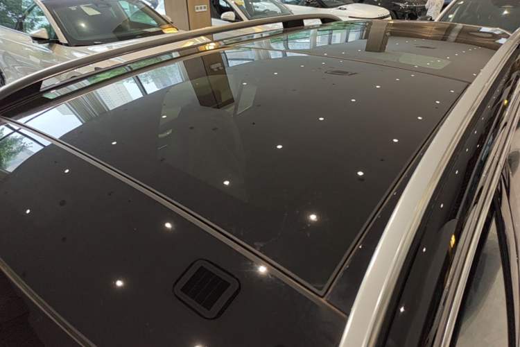 Used Mercedes-Benz EQB 2025 EQB 260 Roof