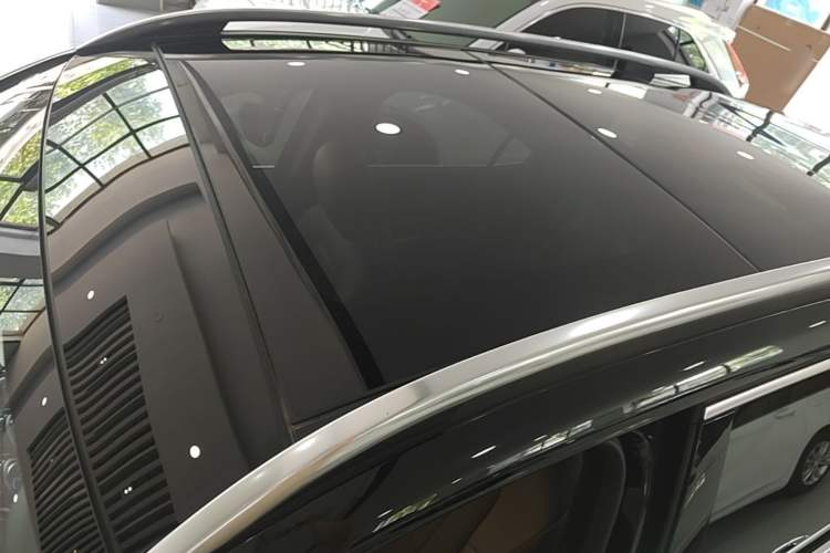Used Mercedes-Benz EQB 2025 EQB 260 Roof