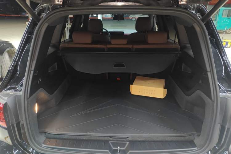 Used Mercedes-Benz EQB 2025 EQB 260 Trunk