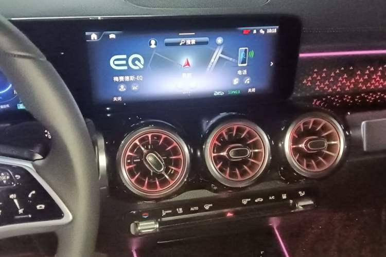 Used Mercedes-Benz EQB 2025 EQB 260 Audio And AC Panel