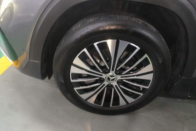 Used Mercedes-Benz EQB 2025 EQB 260 Left Front Wheel Hub