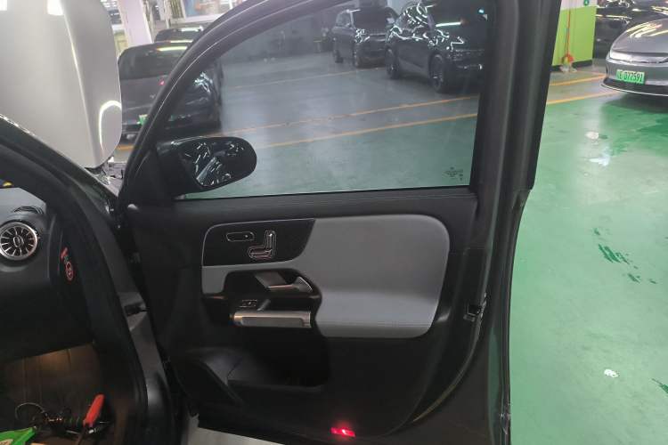 Used Mercedes-Benz EQB 2025 EQB 260 Right Front Door Interior