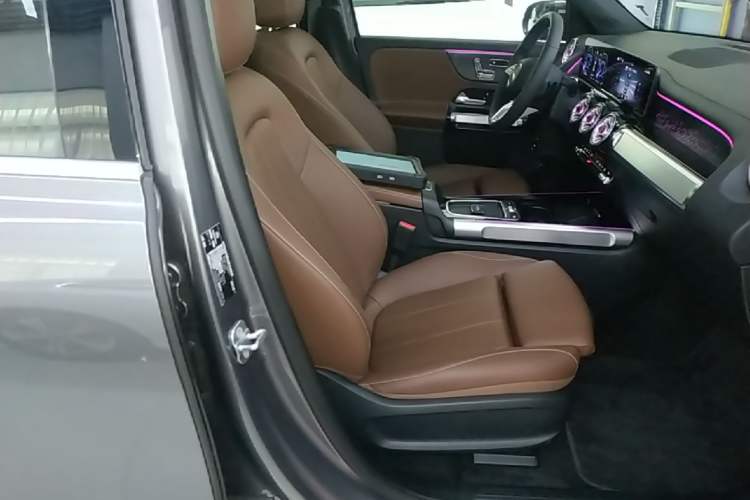 Used Mercedes-Benz EQB 2025 EQB 260 Right Front Seat