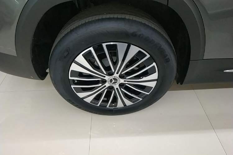Used Mercedes-Benz EQB 2025 EQB 260 Right Rear Wheel Hub