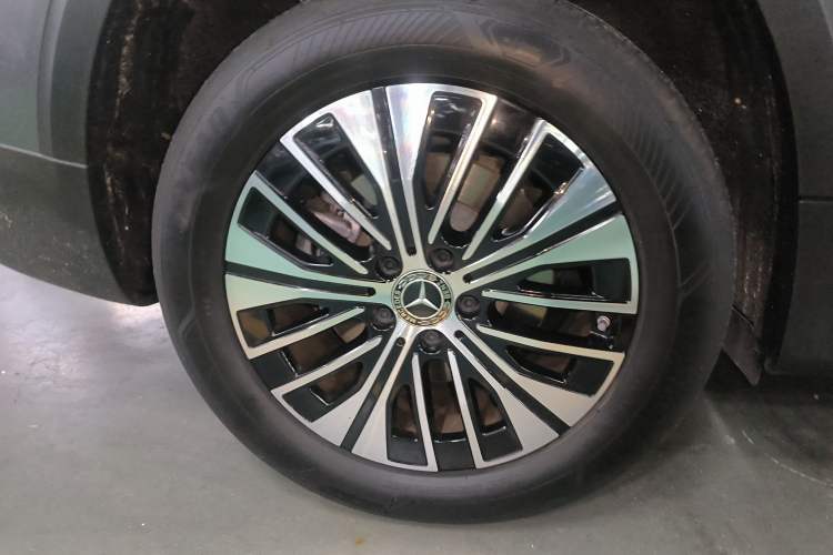 Used Mercedes-Benz EQB 2025 EQB 260 Right Rear Wheel Hub