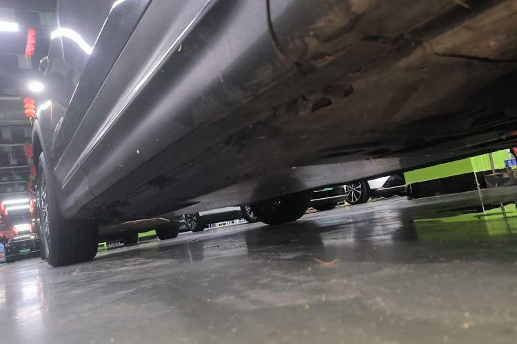 Used Mercedes-Benz EQB 2025 EQB 260 Right Side Sill