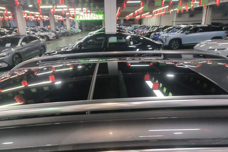 Used Mercedes-Benz EQB 2025 EQB 260 Roof
