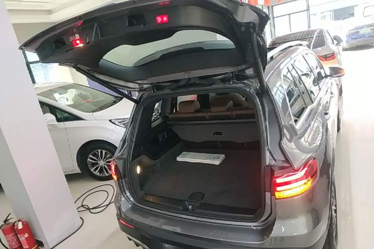 Used Mercedes-Benz EQB 2025 EQB 260 Trunk