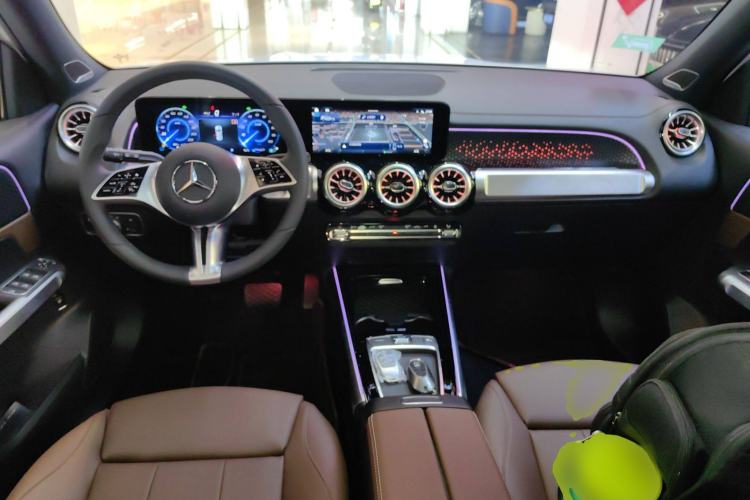 Used Mercedes-Benz EQB 2025 EQB 260 Center Console