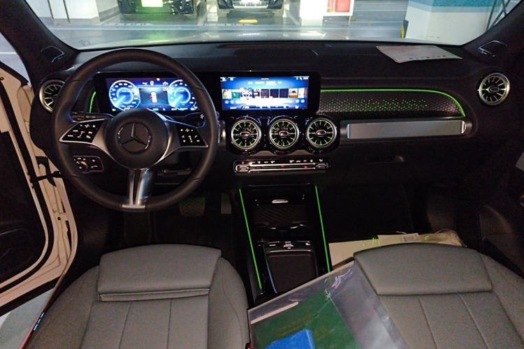 Used Mercedes-Benz EQB 2025 EQB 260 Center Console