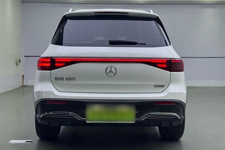 Used Mercedes-Benz EQB 2025 EQB 260 Exterior 4