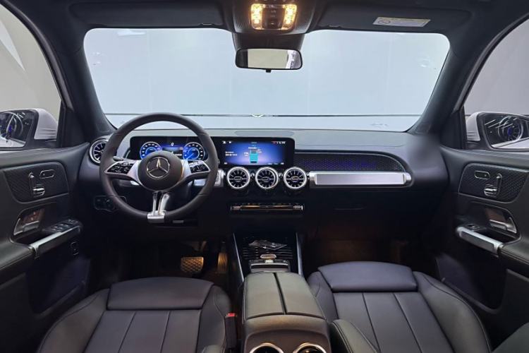 Used Mercedes-Benz EQB 2025 EQB 260 Interior 1