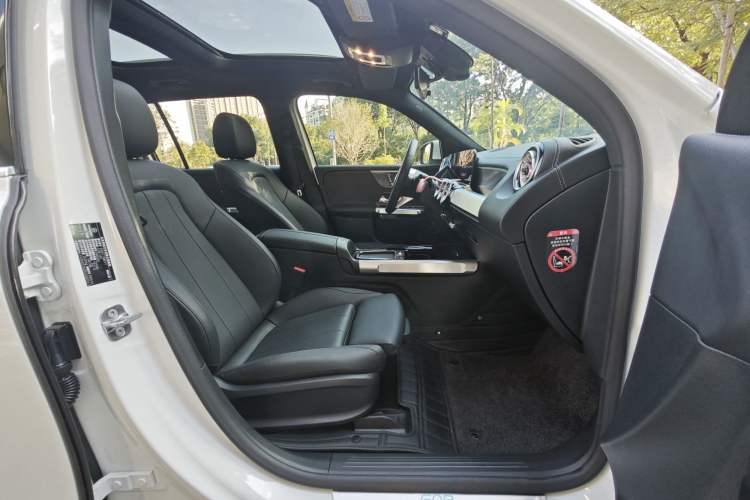Used Mercedes-Benz EQB 2025 EQB 260 Interior 4