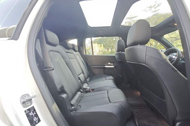 Used Mercedes-Benz EQB 2025 EQB 260 Interior 5