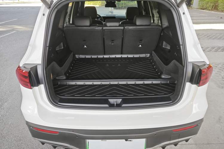 Used Mercedes-Benz EQB 2025 EQB 260 Interior 9