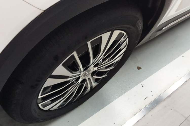 Used Mercedes-Benz EQB 2025 EQB 260 Left Front Wheel Hub
