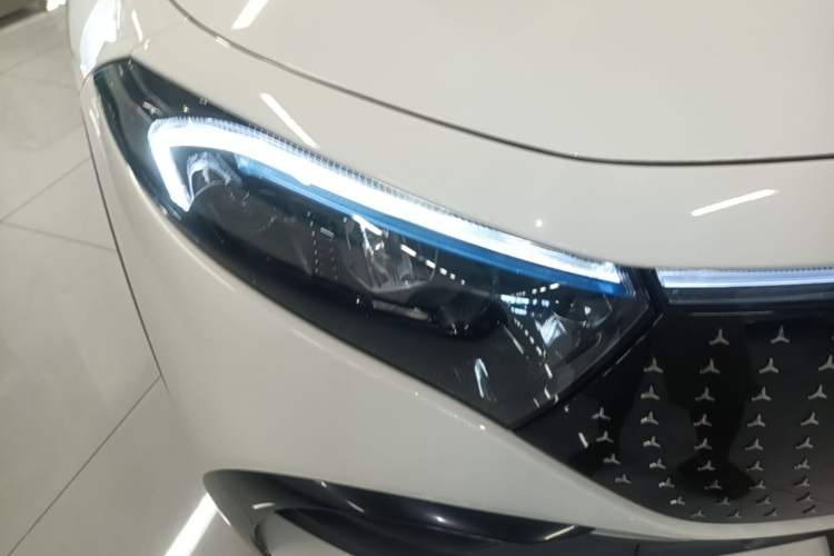Used Mercedes-Benz EQB 2025 EQB 260 Right Front Headlight