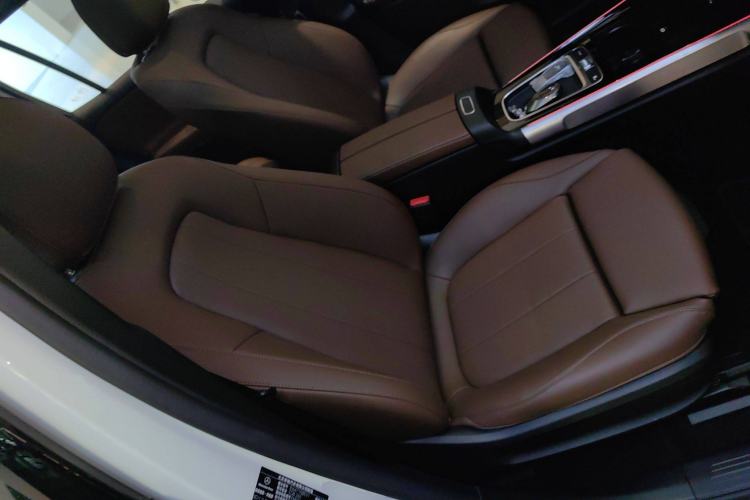 Used Mercedes-Benz EQB 2025 EQB 260 Right Front Seat