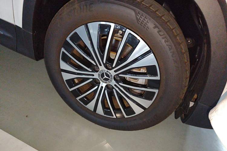 Used Mercedes-Benz EQB 2025 EQB 260 Right Front Wheel Hub