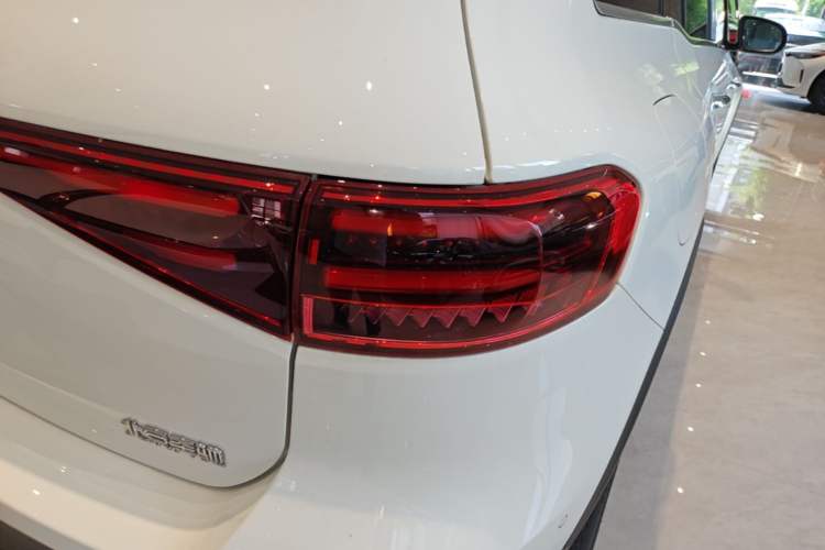 Used Mercedes-Benz EQB 2025 EQB 260 Right Rear Taillight