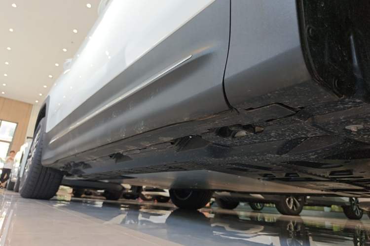 Used Mercedes-Benz EQB 2025 EQB 260 Right Side Sill