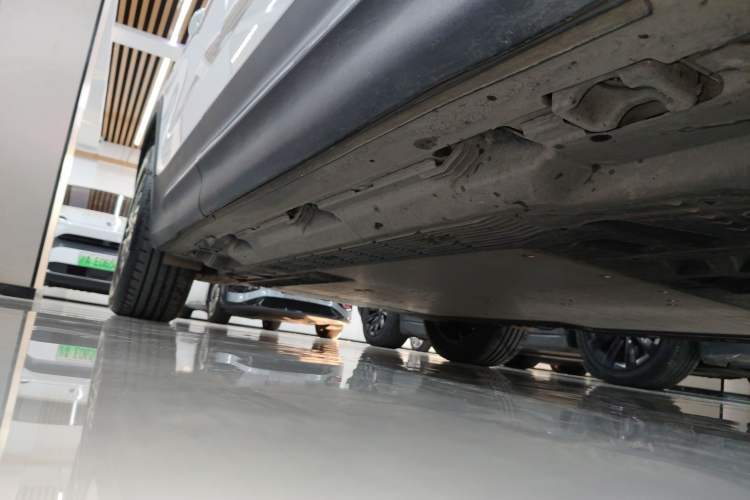 Used Mercedes-Benz EQB 2025 EQB 260 Right Side Sill