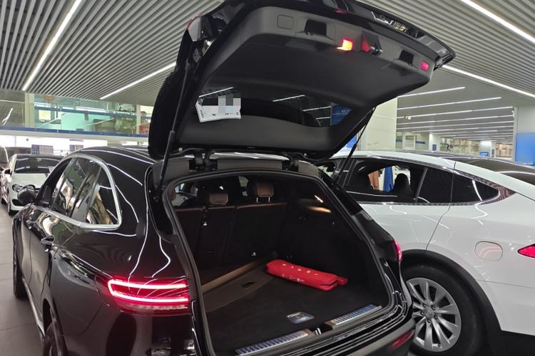 Used Mercedes-Benz EQC 2020 EQC 350 4MATIC Trunk