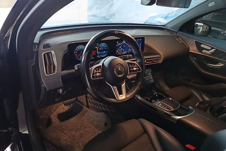 Used Mercedes-Benz EQC 2020 EQC 400 4MATIC Center Console