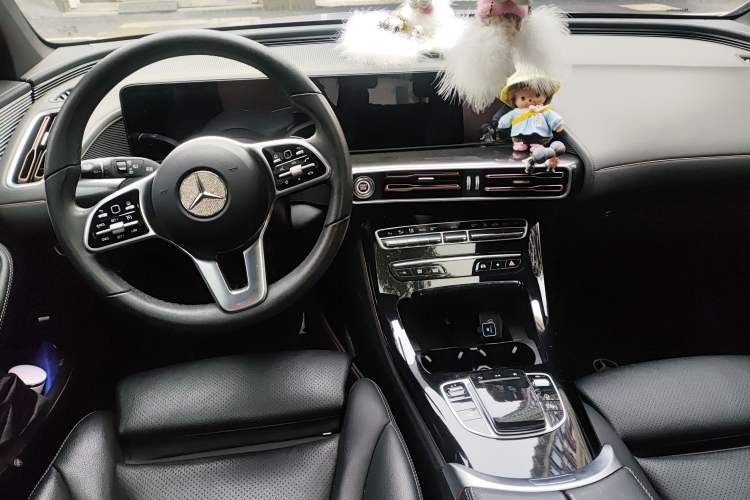 Used Mercedes-Benz EQC 2020 EQC 350 4MATIC Center Console