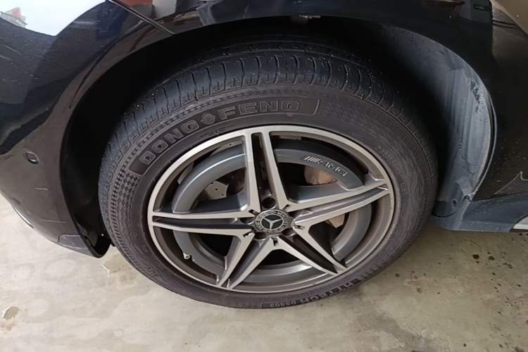 Used Mercedes-Benz EQC 2020 EQC 400 4MATIC Left Front Wheel Hub