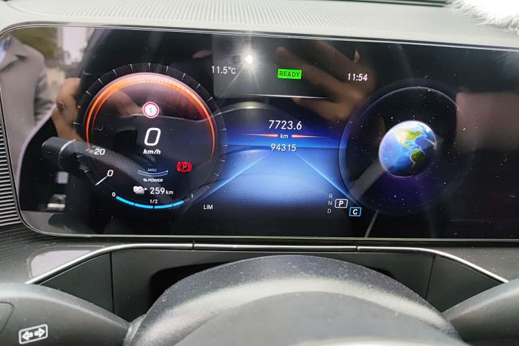 Used Mercedes-Benz EQC 2020 EQC 350 4MATIC Odometer Close Up