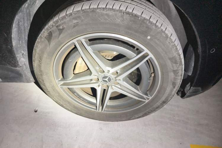 Used Mercedes-Benz EQC 2020 EQC 400 4MATIC Right Front Wheel Hub