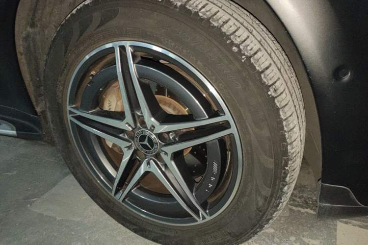 Used Mercedes-Benz EQC 2020 EQC 400 4MATIC Right Front Wheel Hub