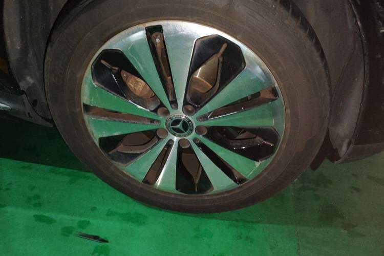 Used Mercedes-Benz EQC 2020 EQC 350 4MATIC Right Front Wheel Hub