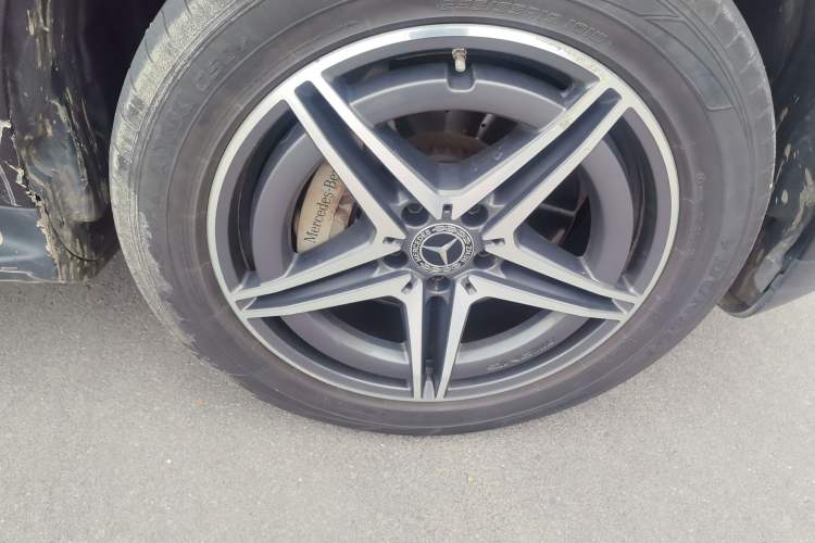 Used Mercedes-Benz EQC 2020 EQC 400 4MATIC Right Front Wheel Hub