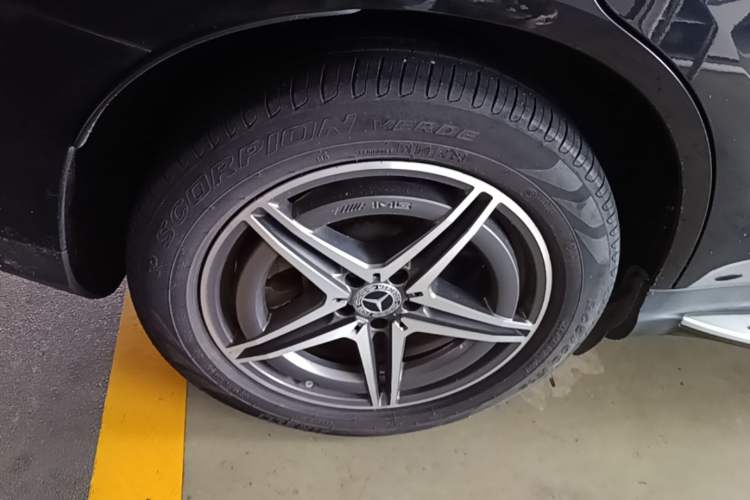 Used Mercedes-Benz EQC 2020 EQC 400 4MATIC Right Rear Wheel Hub