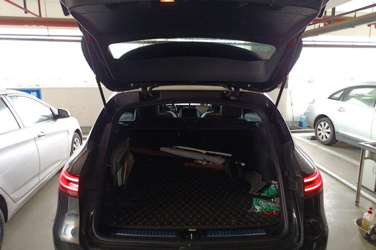 Used Mercedes-Benz EQC 2020 EQC 400 4MATIC Trunk